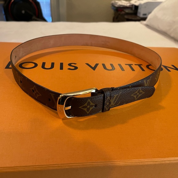 Louis Vuitton Brown canvas belt gently used no major scuffs with 1 extra hole - Picture 11 of 13